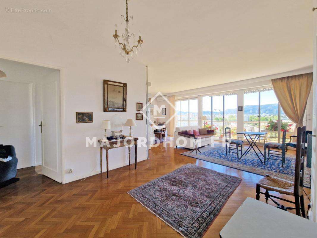 Appartement à MARSEILLE-8E