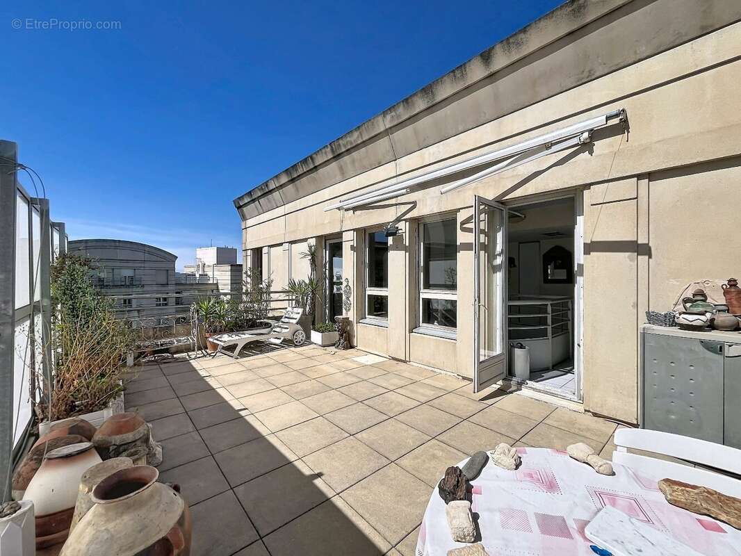 Appartement en dernier étage avec garage et cave - photo 10