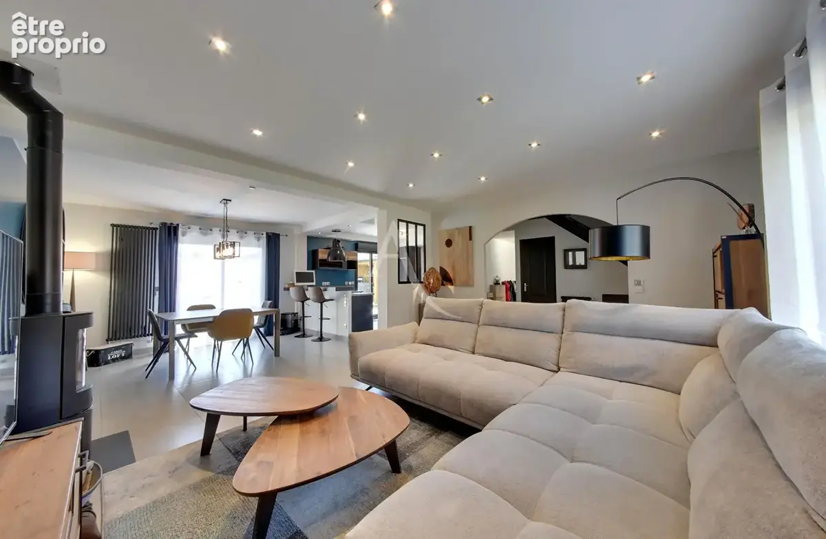 Maison individuelle 7 pièces 156 m² Chevry-Cossigny - superbes prestations ! - photo 2