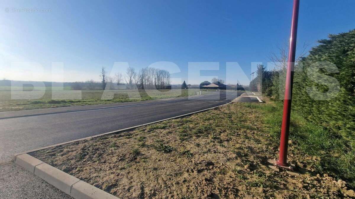 3 - Terrain à CASTELSARRASIN