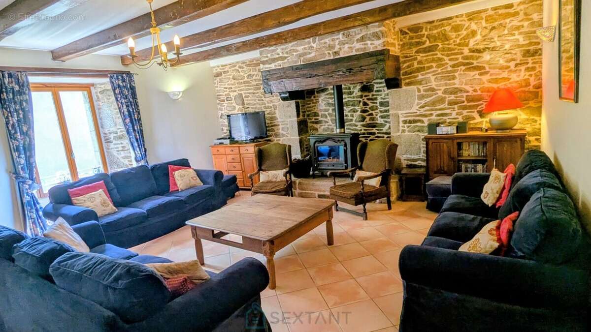 Grande maison en pierres de 265 m²  8 chambres  Fort potentiel d'accueil  Idéal gîte ou grande famille - photo 11
