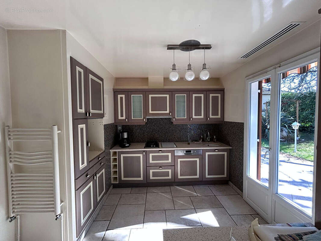 Maison à VARENNES-JARCY