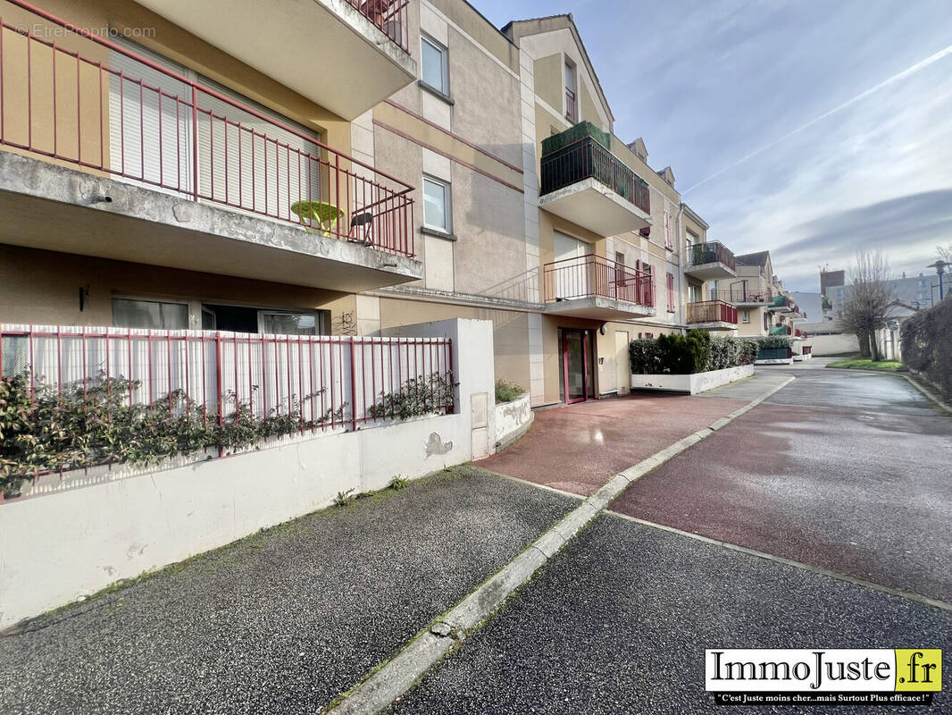 Parking à TRAPPES