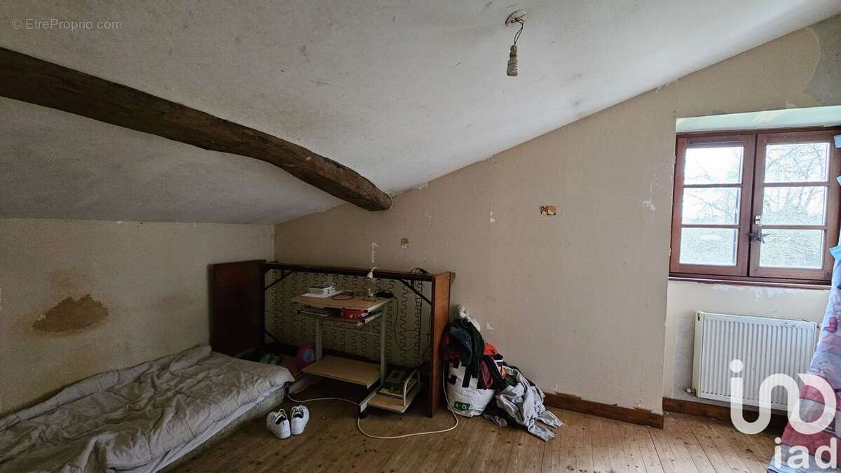 Maison 103 m² à Les Adjots  - photo 9