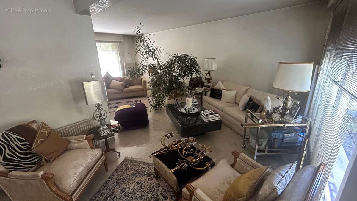 Appartement à vendre Annemasse T4 Attique Salon - Appartement à ANNEMASSE