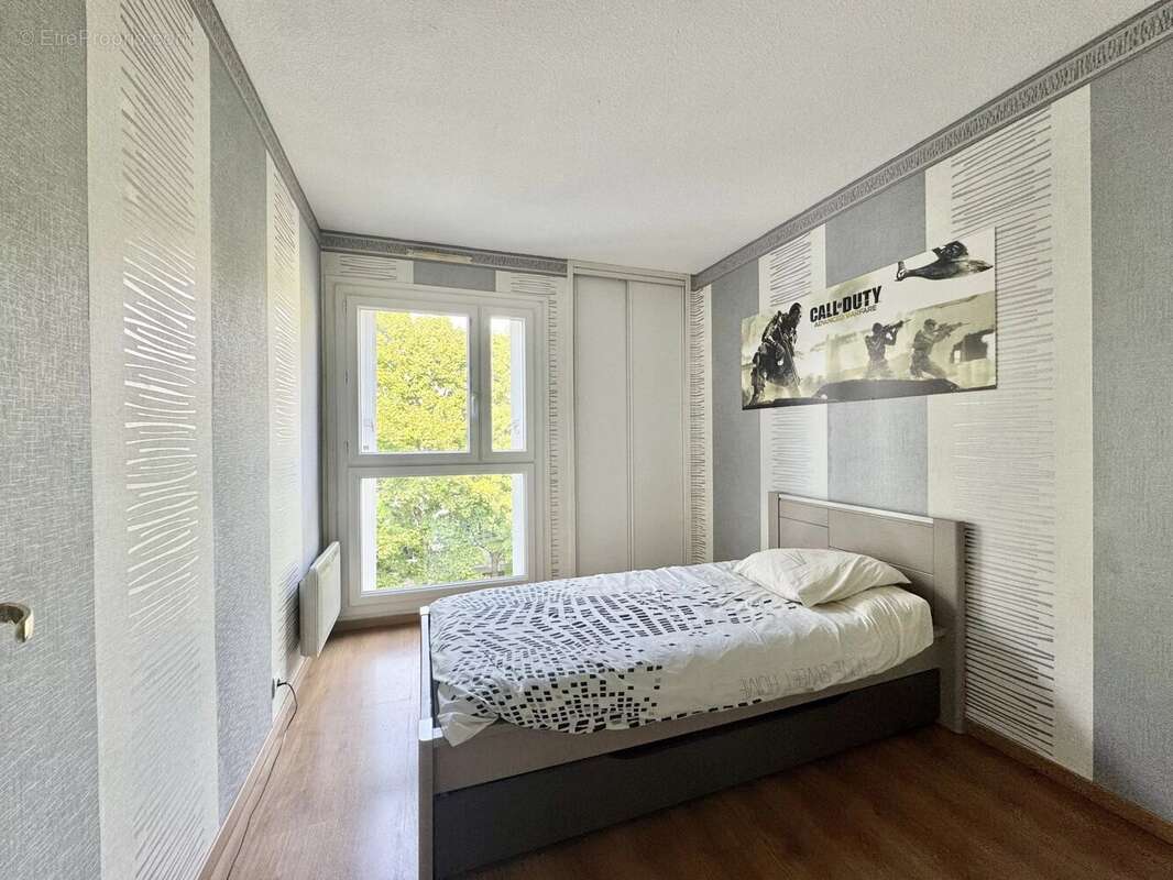 Appartement à VERRIERES-LE-BUISSON