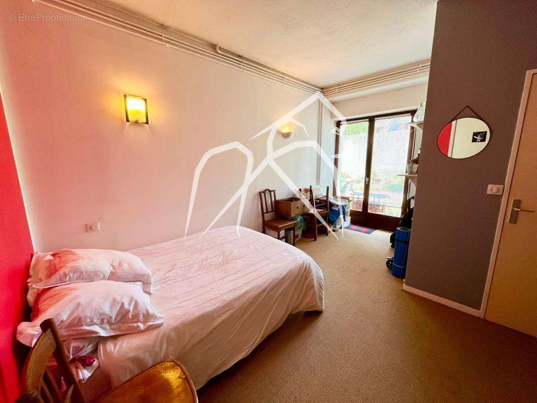 Appartement duplex  4 pièces  115 m²  En rez-de-jardin avec place de stationnement  Secteur Ernest Renan  76800 St Etienne du Ro - photo 11