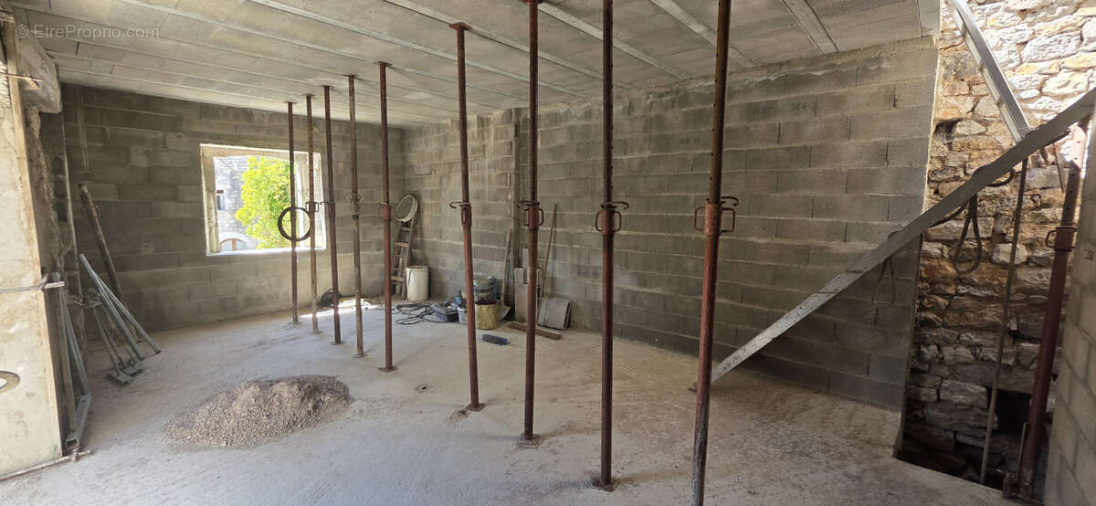 Belle maison en pierre   Un potentiel exceptionnel à révéler - photo 3