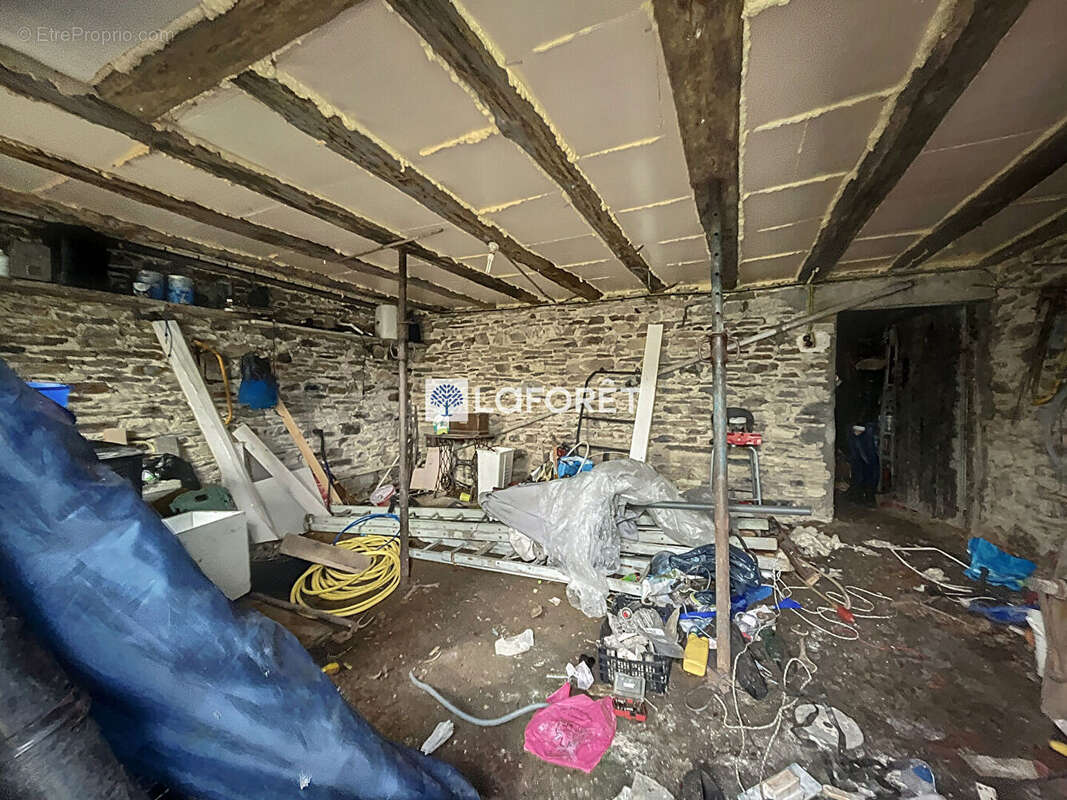 Maison à MONTPEYROUX