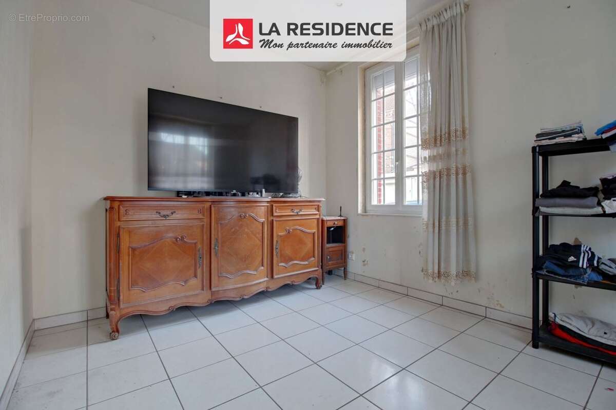 Maison à SAINT-ETIENNE-DU-ROUVRAY