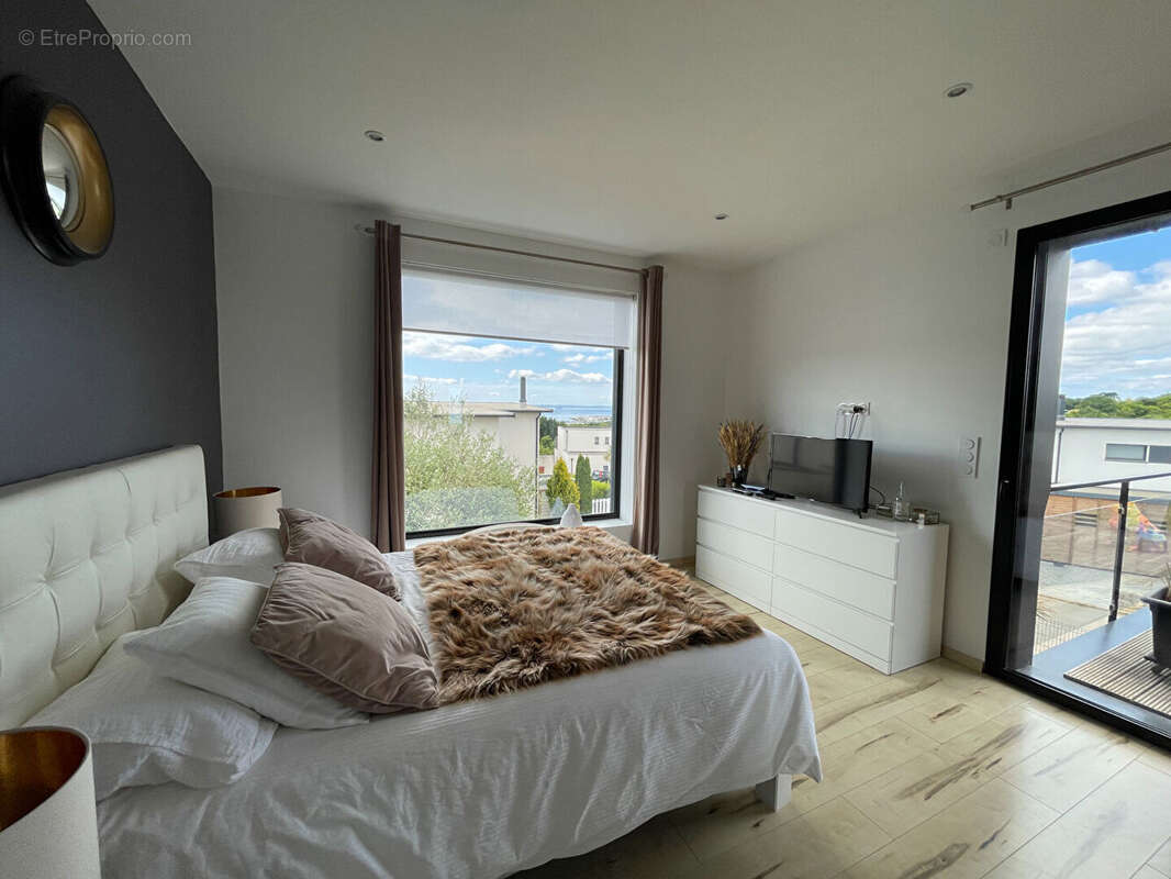 Maison à LE RELECQ-KERHUON