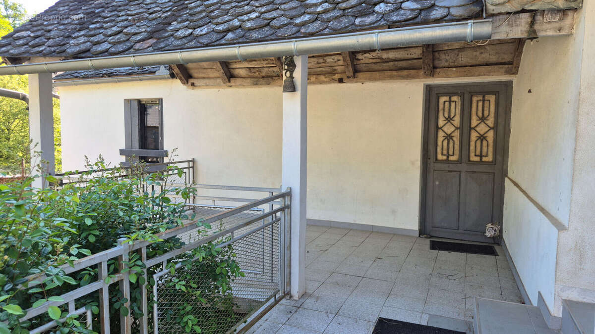 Maison à BESSUEJOULS