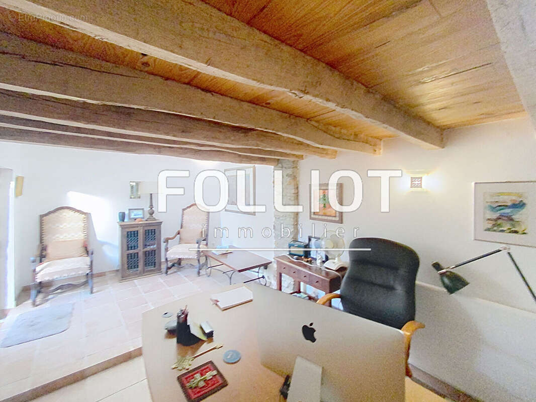 Maison à COURVAUDON