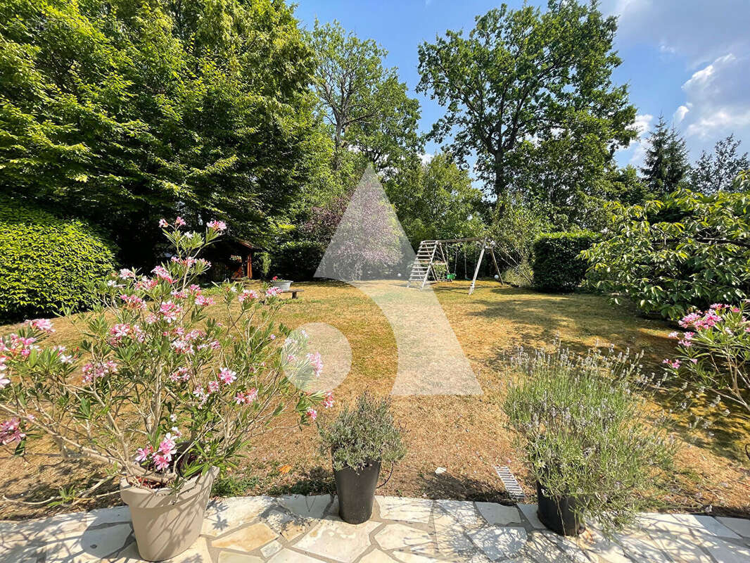 Un cadre de vie exceptionnel au coeur du Parc de Cassan ! - photo 10