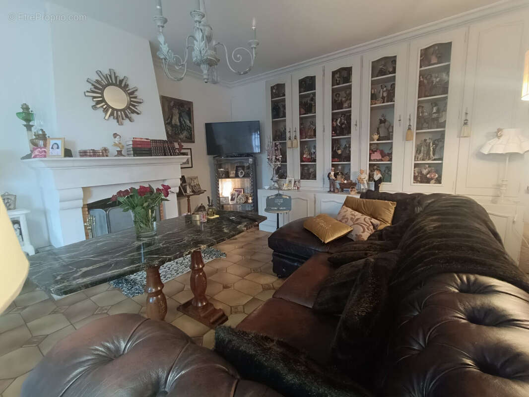 Maison à COUTRAS