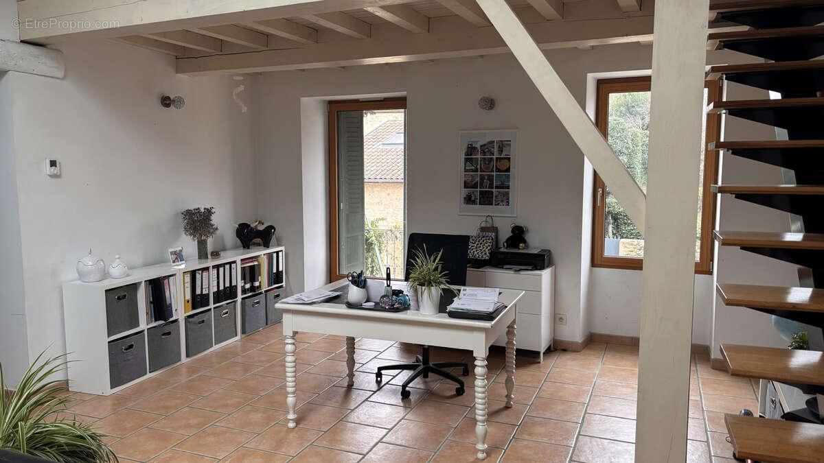 Maison à ETOILE-SUR-RHONE