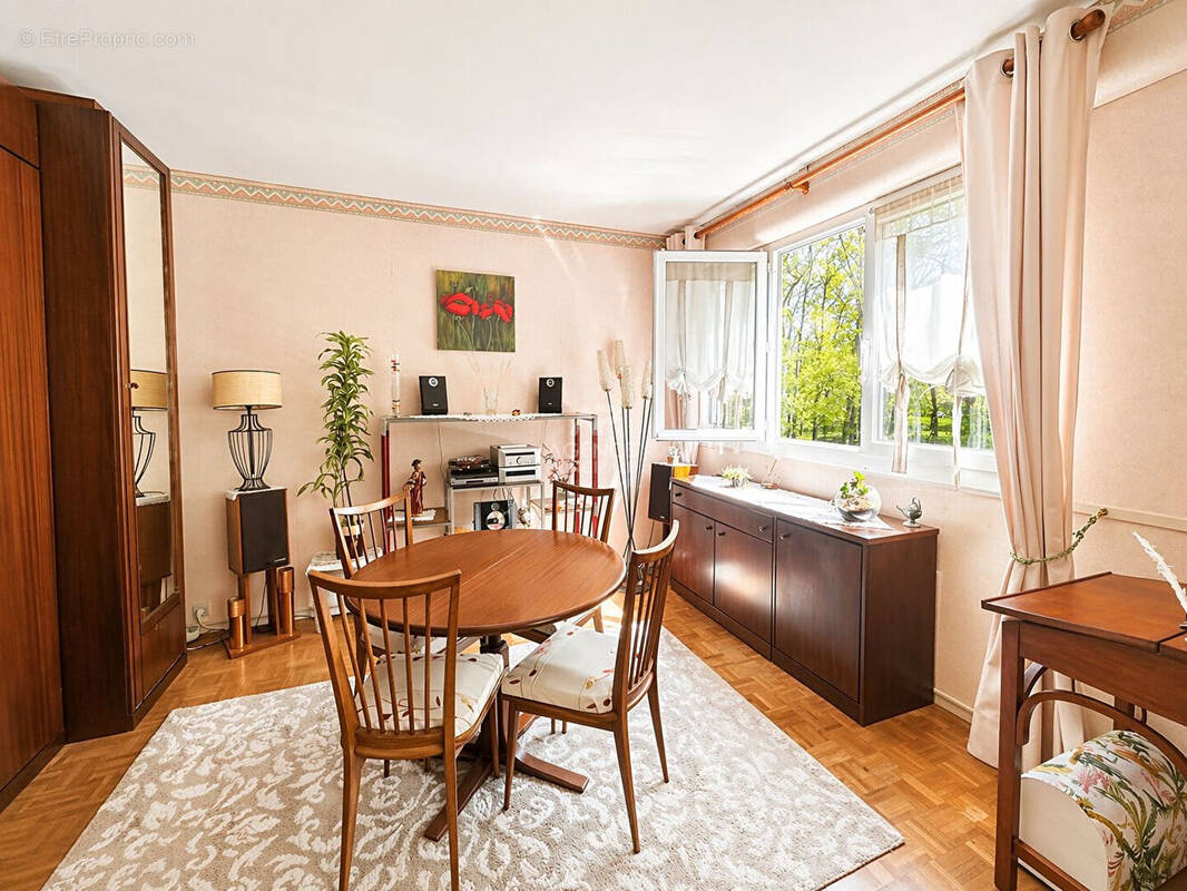 Appartement à VERNEUIL-SUR-SEINE