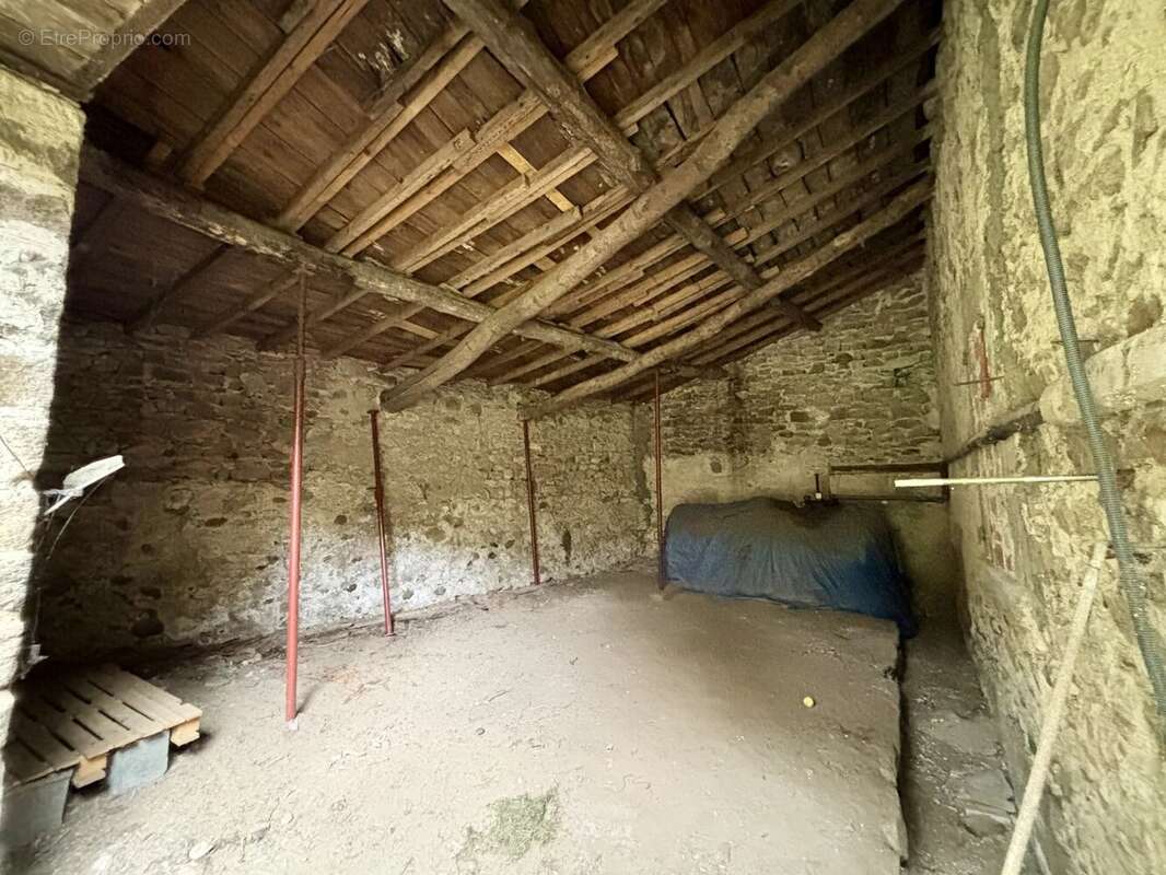 Maison à SAINT-FLORET