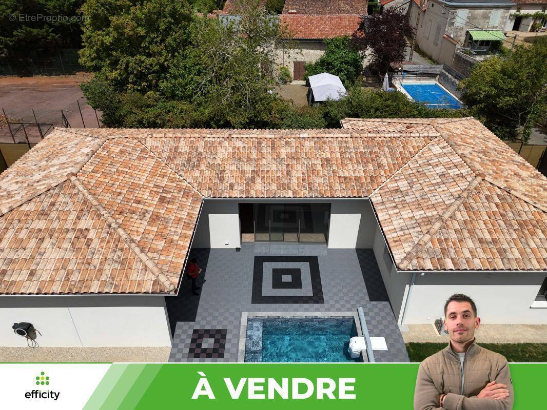 Maison à MONTAMISE