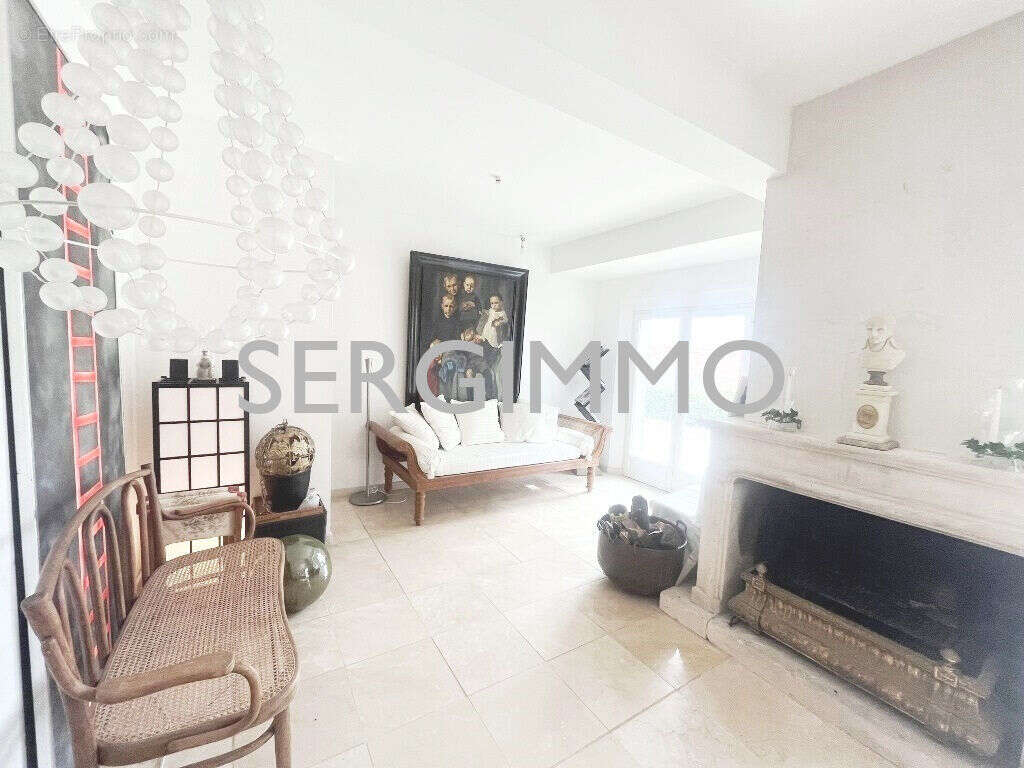 Maison à MONTAUROUX