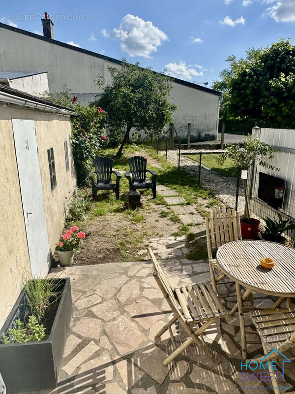 Maison à FLEURY-LES-AUBRAIS