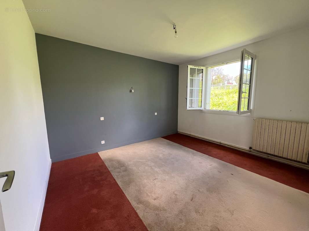Maison 5 pièces en pierre et parpaing couverte en ardoise - photo 3