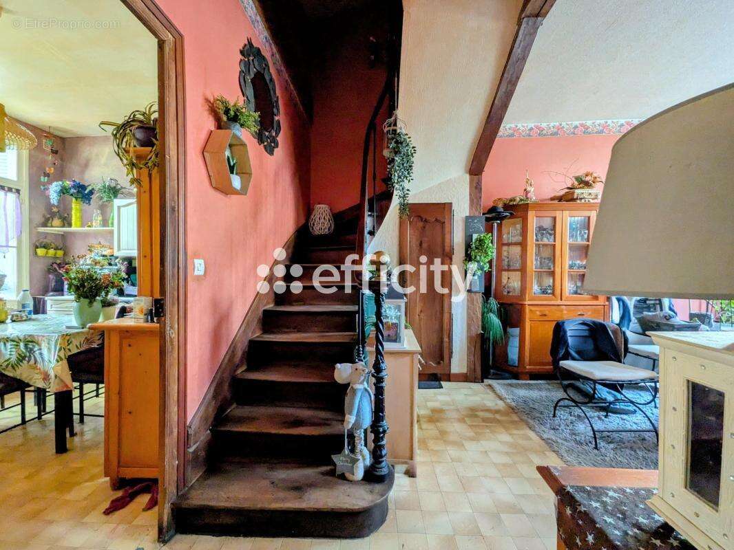 Maison à CINQ-MARS-LA-PILE