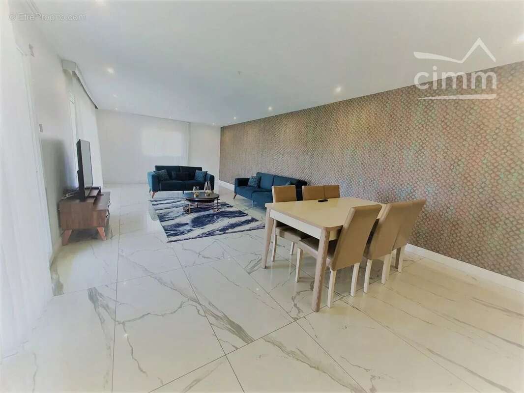 Appartement à LA CHAPELLE-DE-LA-TOUR