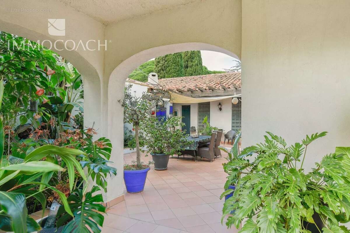 Maison à LA LONDE-LES-MAURES