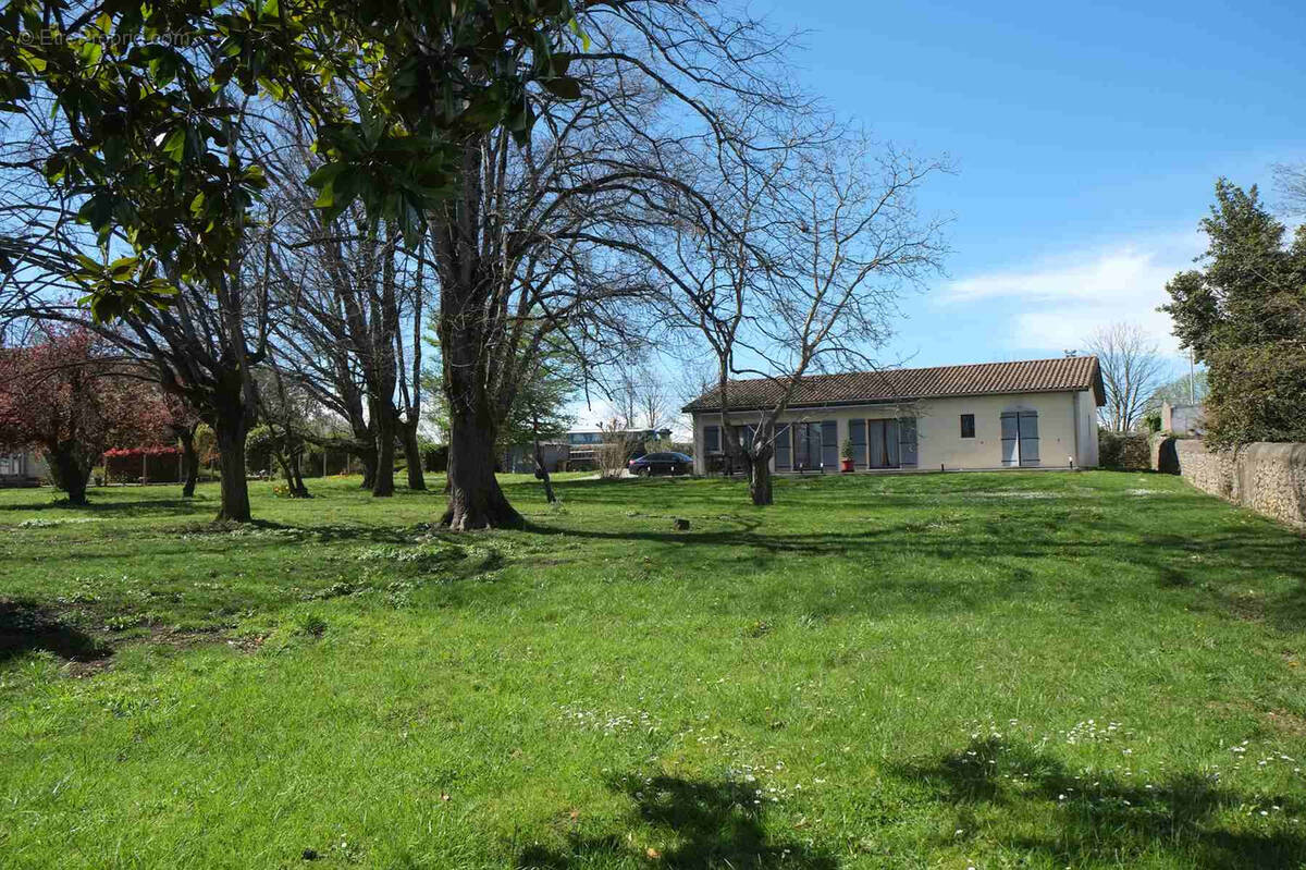 Maison à BLAYE