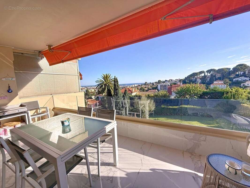 Appartement à LE CANNET