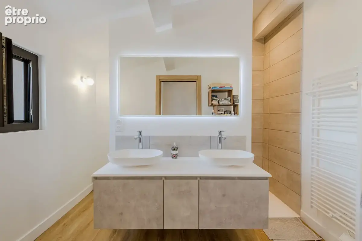 Villa rénovée à vendre avec jolie vue mer à Saint Raphaël , 4 chambres - photo 7