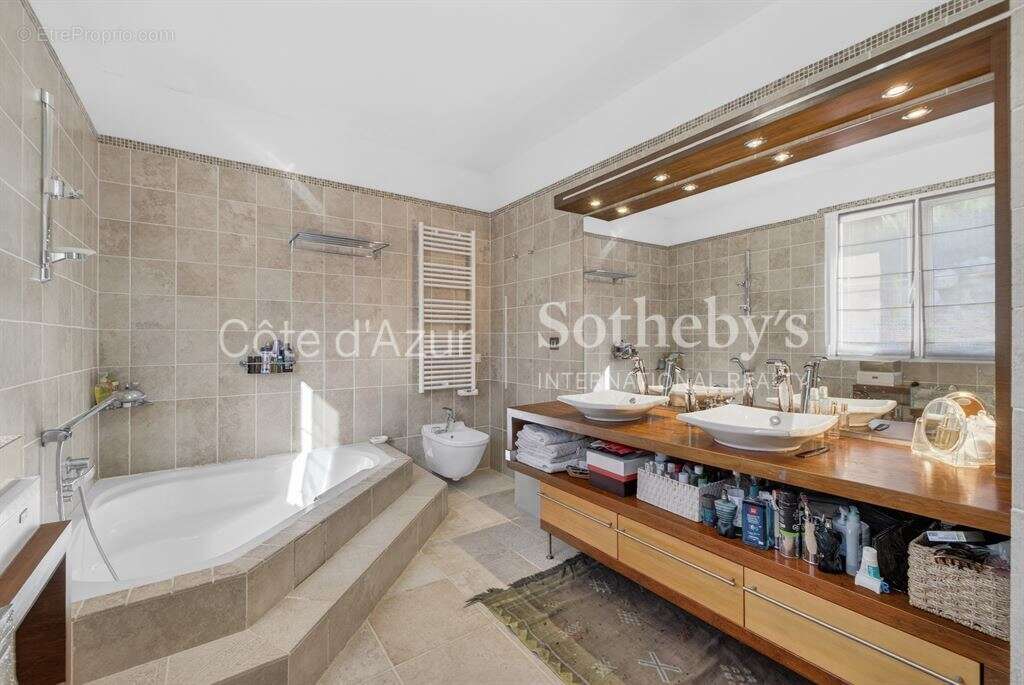 Maison à MONTAUROUX