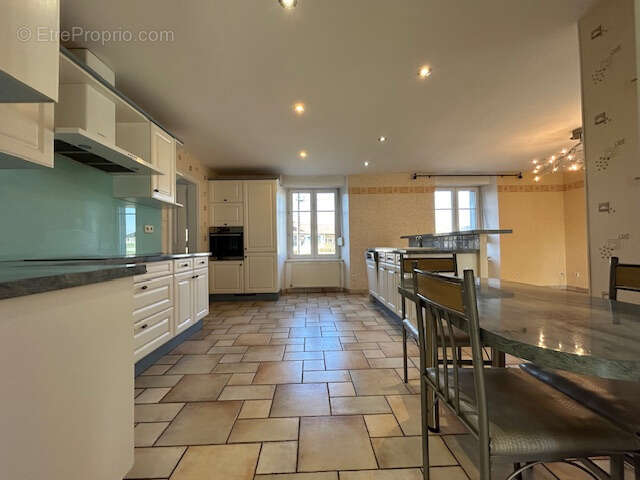 Maison à SAINT-GERMAIN-LE-CHATELET