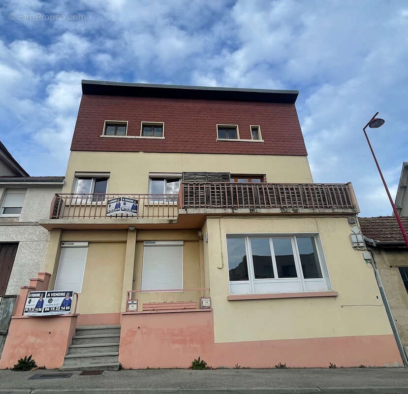 Maison à LA BATIE-DIVISIN