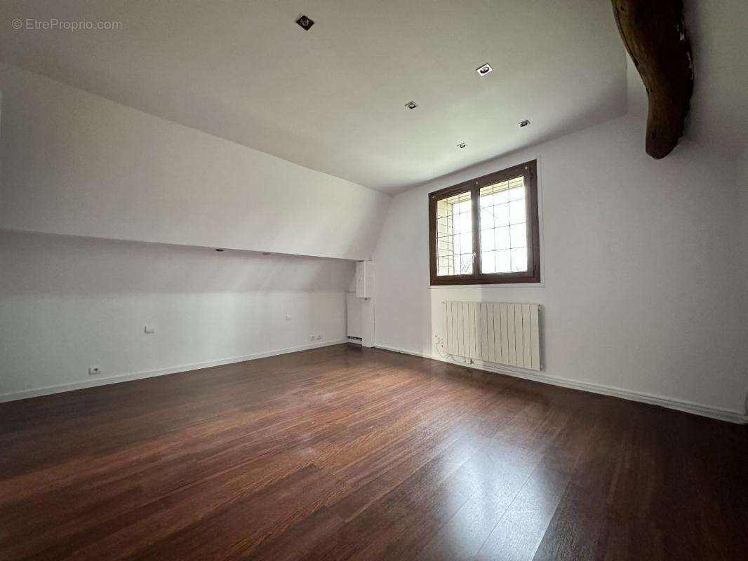 Maison à TREMBLAY-LES-VILLAGES