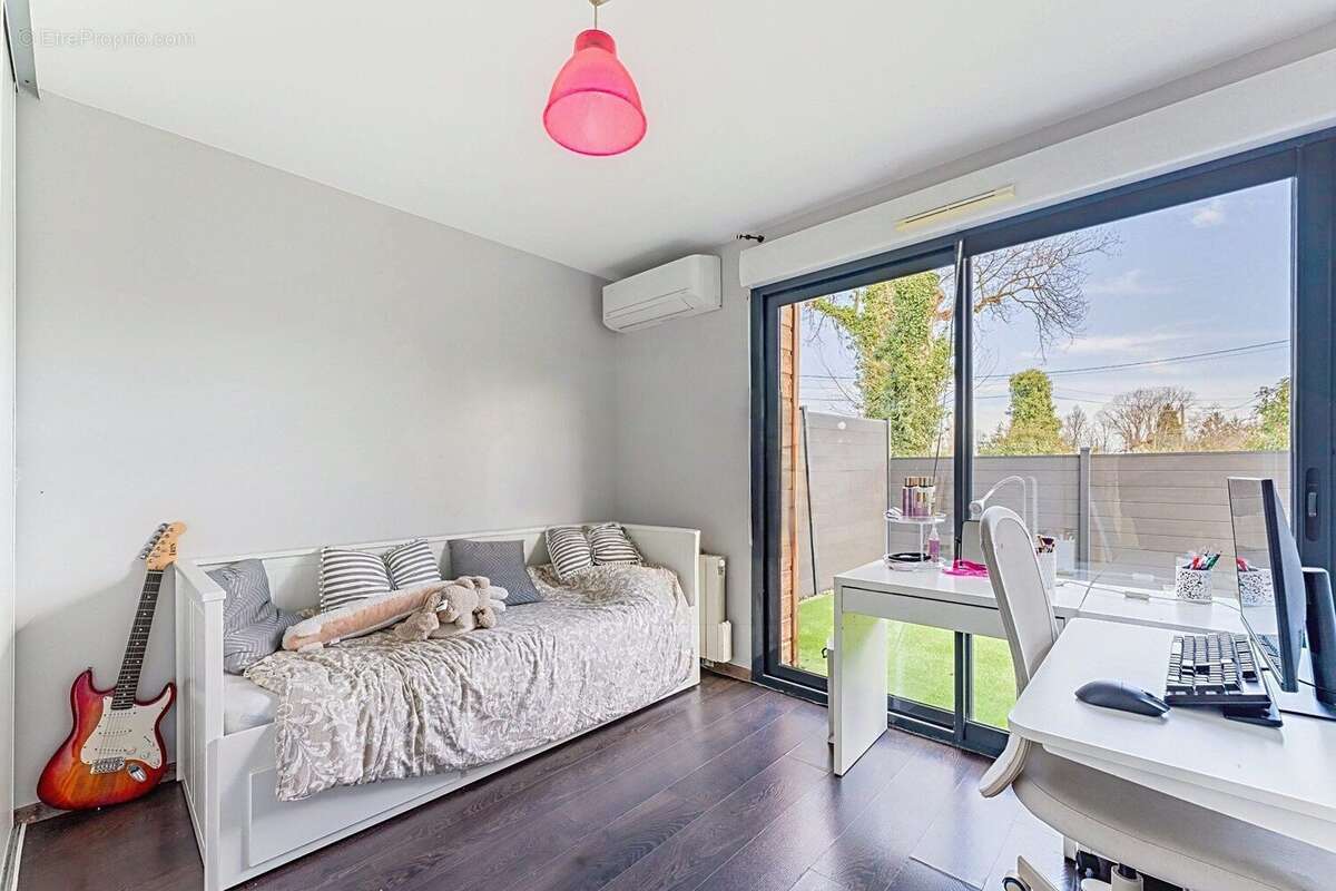 Maison à DECINES-CHARPIEU