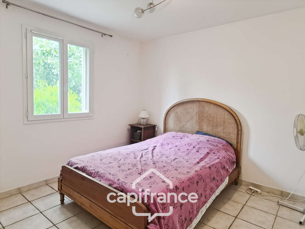Maison à vendre 4 pièces ROQUEMAURE (30)-107m²-terrain 1540m² avec piscine et grand garage - photo 11