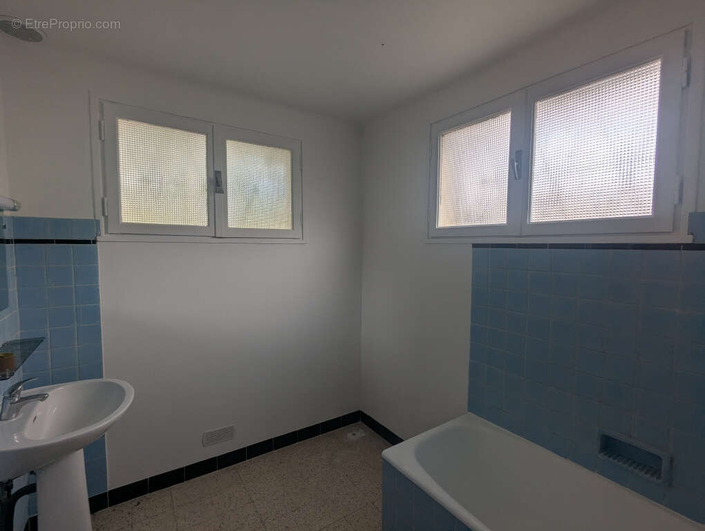MAISON 4 chambres jardin garage et atelier - photo 7