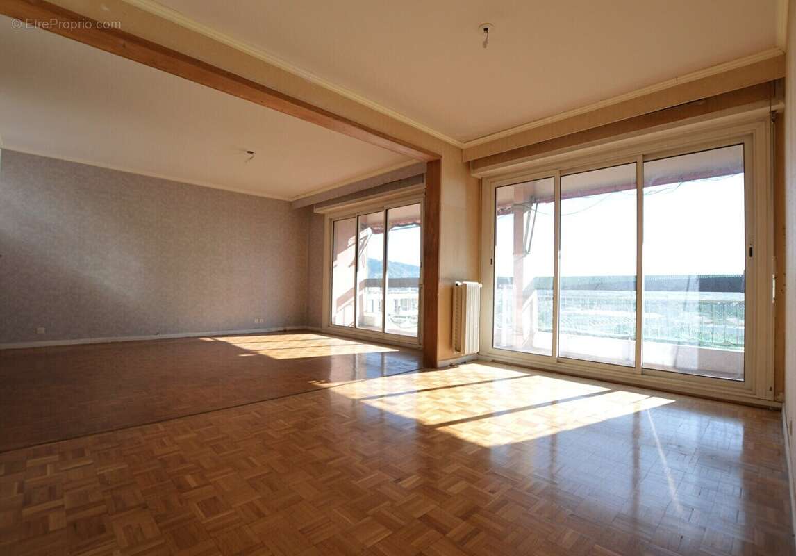 Appartement à MARSEILLE-12E