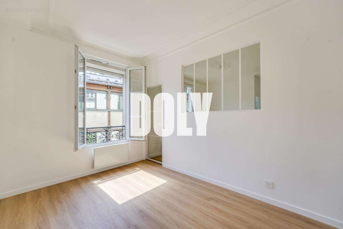 Appartement à PARIS-11E