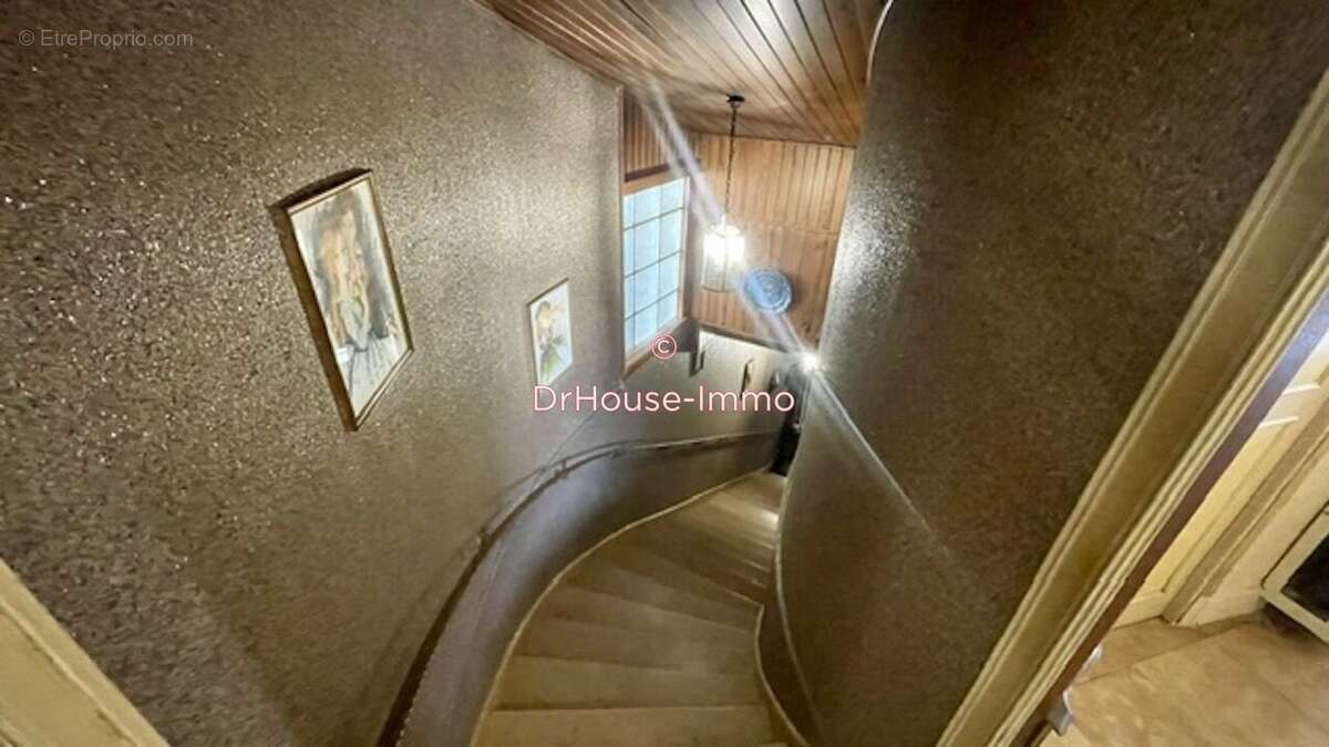 Appartement à LES PAVILLONS-SOUS-BOIS