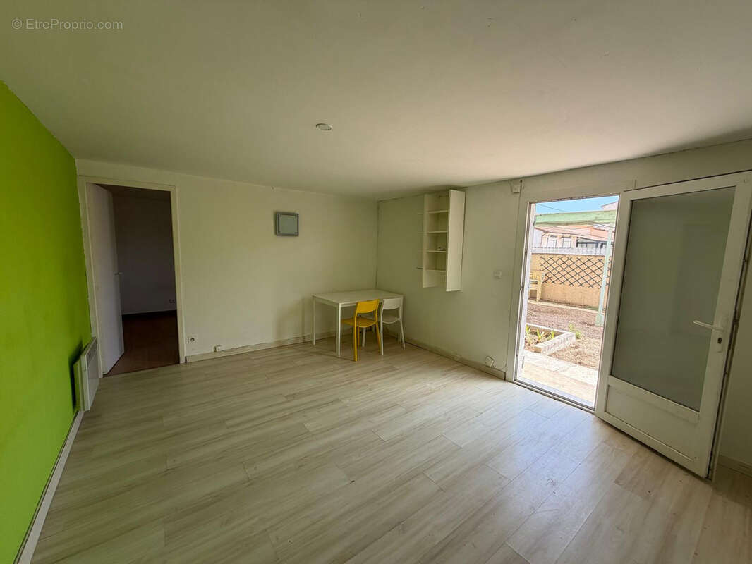 Marignane,  villa 3 logements, garage, terrain de 392 m2, fort potentiel - photo 11