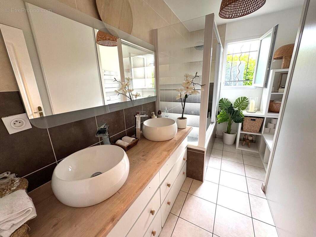 Maison à BEAUREPAIRE