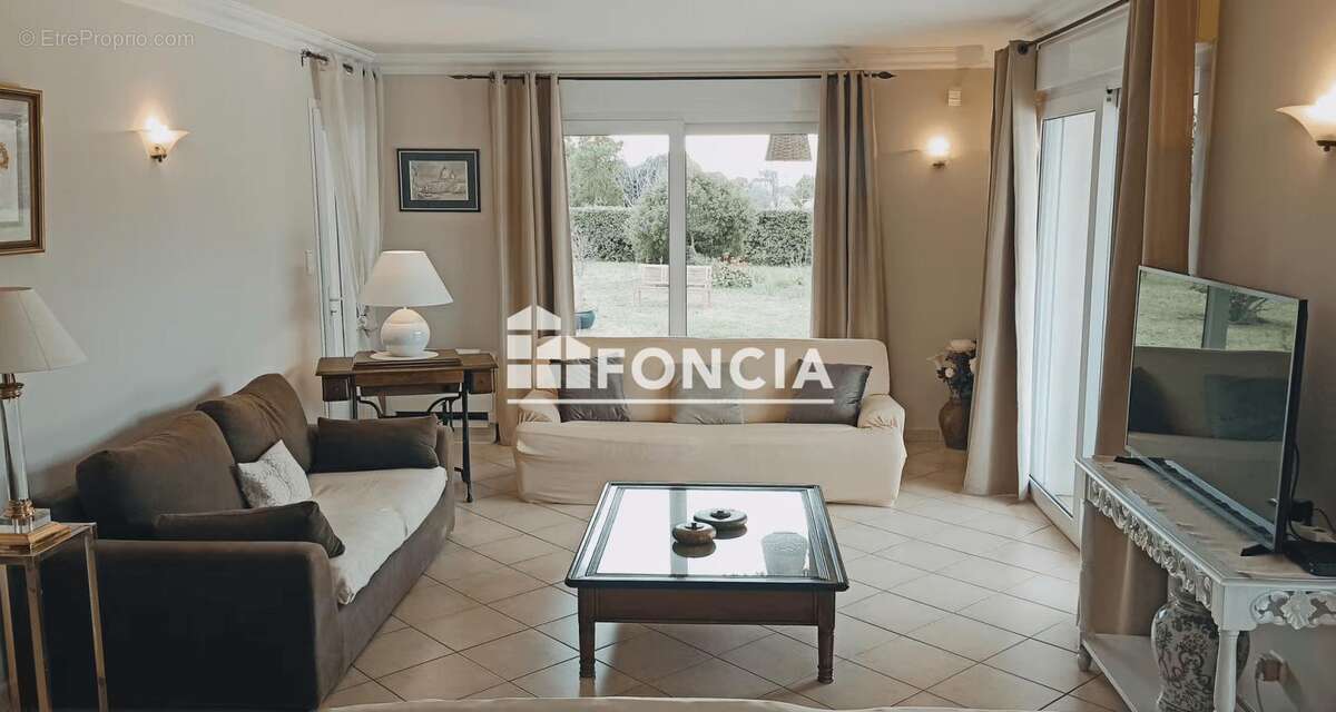 Entre mer et montagne, élégante villa T5 de 167 m² avec piscine sur 2 722 m² de terrain constructible - photo 6