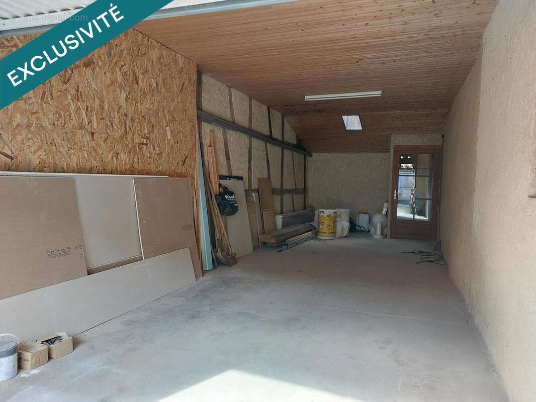 Photo 2 - Parking à ROMENAY