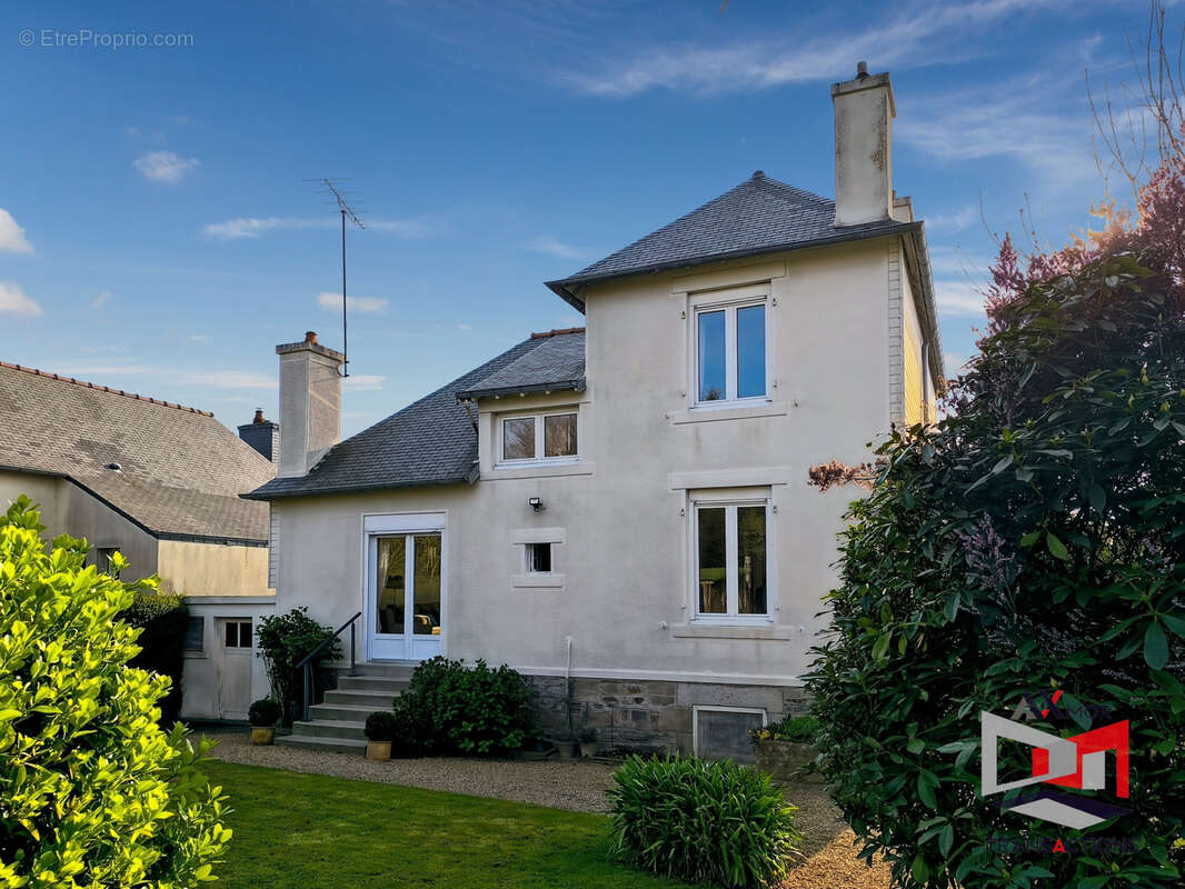 Maison à PLOUBEZRE