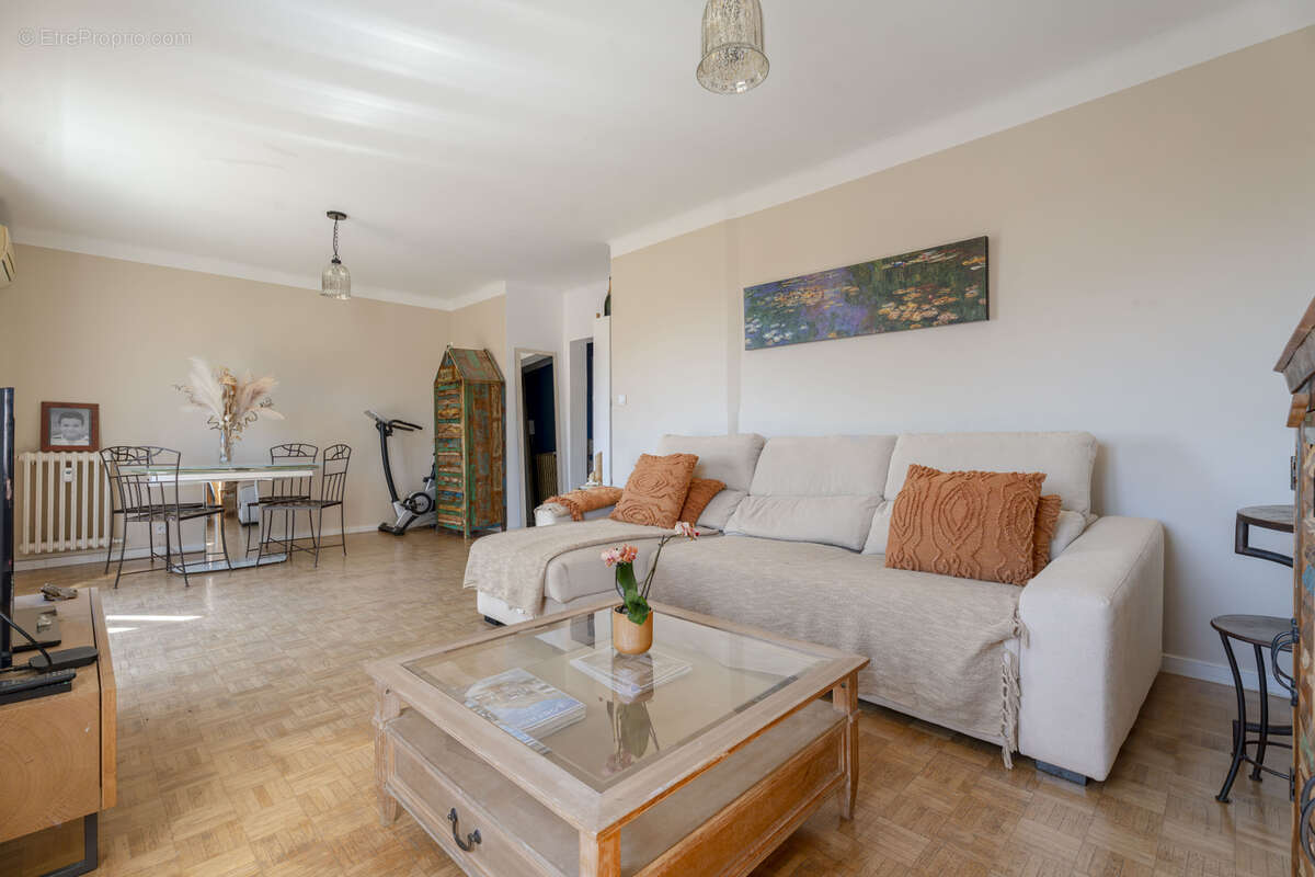 Appartement à HYERES