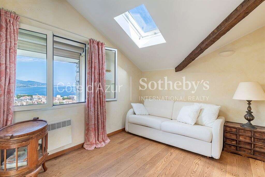 Appartement à ROQUEBRUNE-CAP-MARTIN