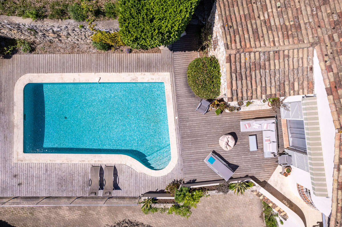 Maison à TOURRETTES-SUR-LOUP